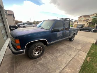 Chevy C/K 1500 Extended Cab Pickup Truck