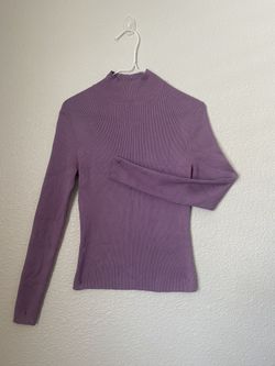 Light purple mock turtle neck long sleeve top!