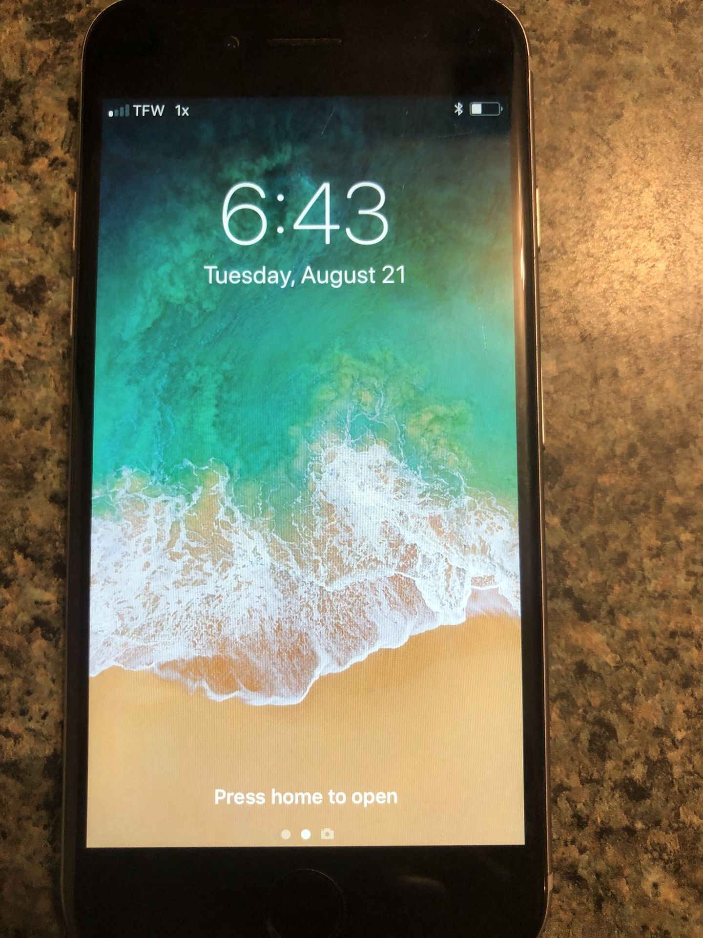 IPhone 6 32Gb Space Grey TracPhone Service (TFW) Pay As You Go