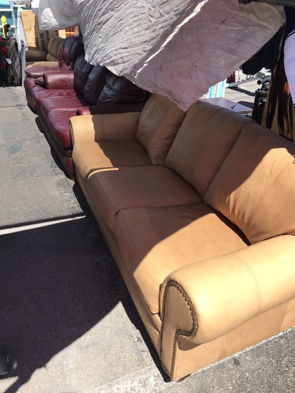 Bradington Yong Leather Sofa Bed For In Las Vegas Nv Offerup