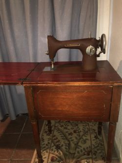 1950’s Free-Westinghouse NHR Electric Round Bobbin Rotary Sewing Machine
