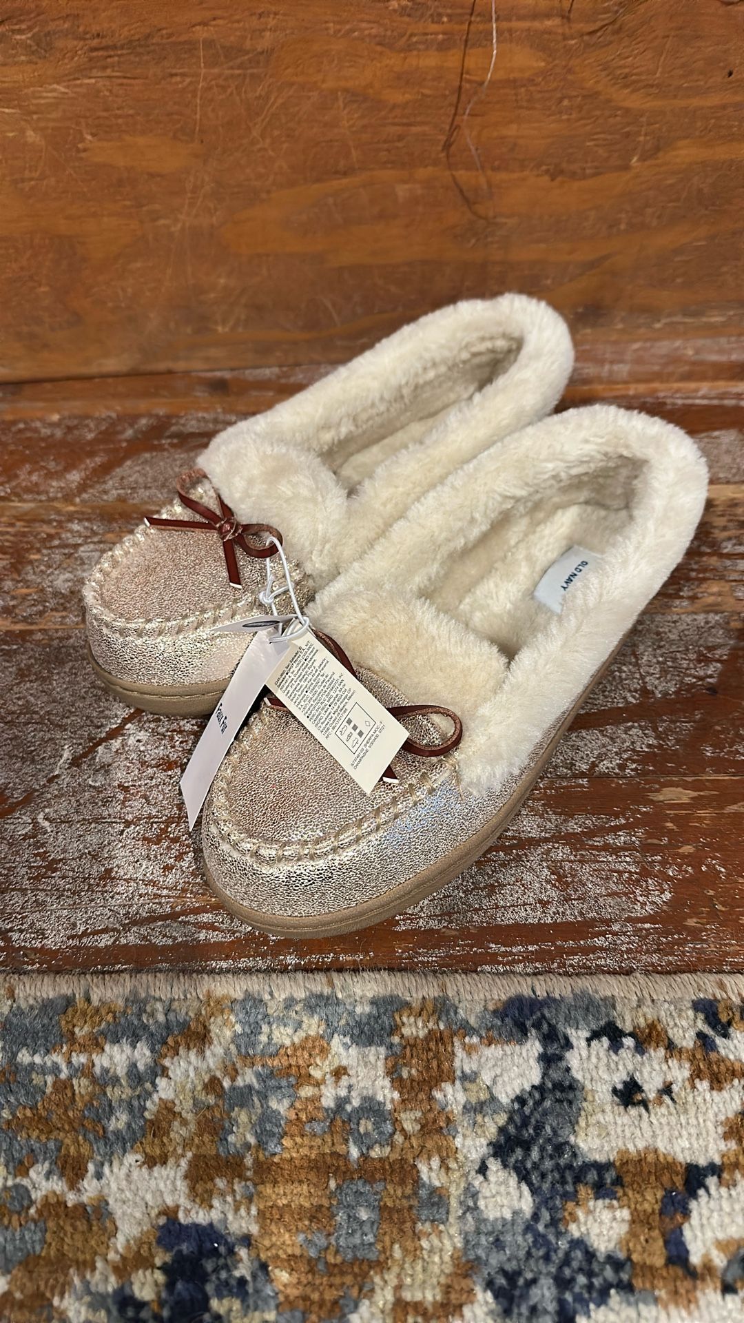 Woman’s Slippers.