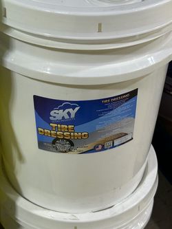 1 & 5 gallon tire dressing❗️