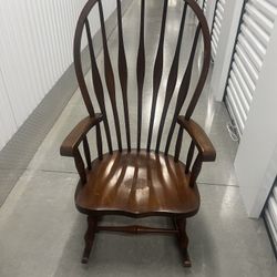Virginia House Rocking Chair / Rocker Minor Impersonations . Used in good condition with some minor cosmetic blemishes and imperfections. The middle o