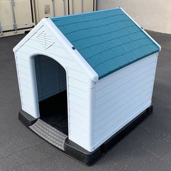 $150 (New in box) Plastic dog house x-large size pet indoor outdoor all weather shelter cage kennel 42x42x45”
