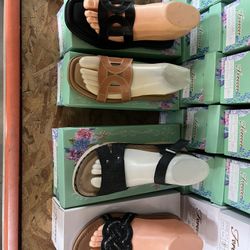 Beautiful Woman Shoes 3 Pairs For $20