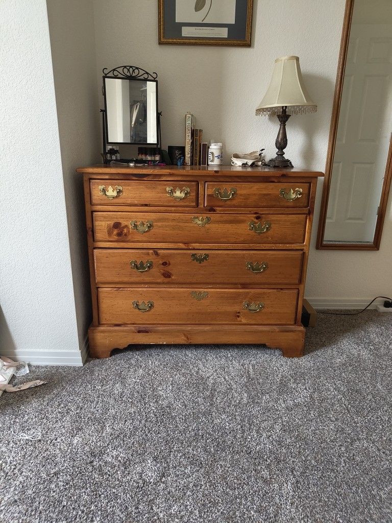 Bedroom Dresser Set