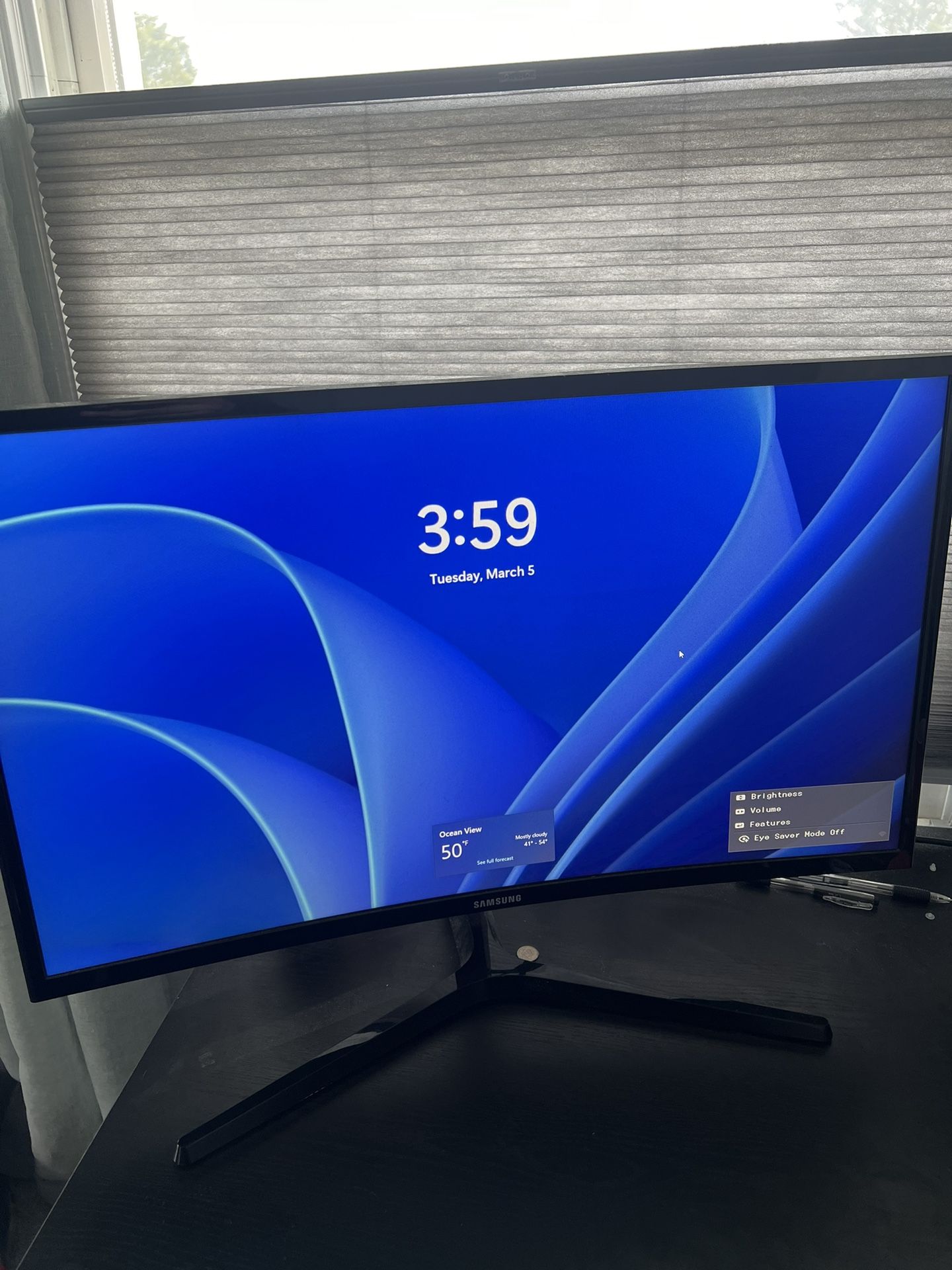 Samsung Monitor Curved Negotiable