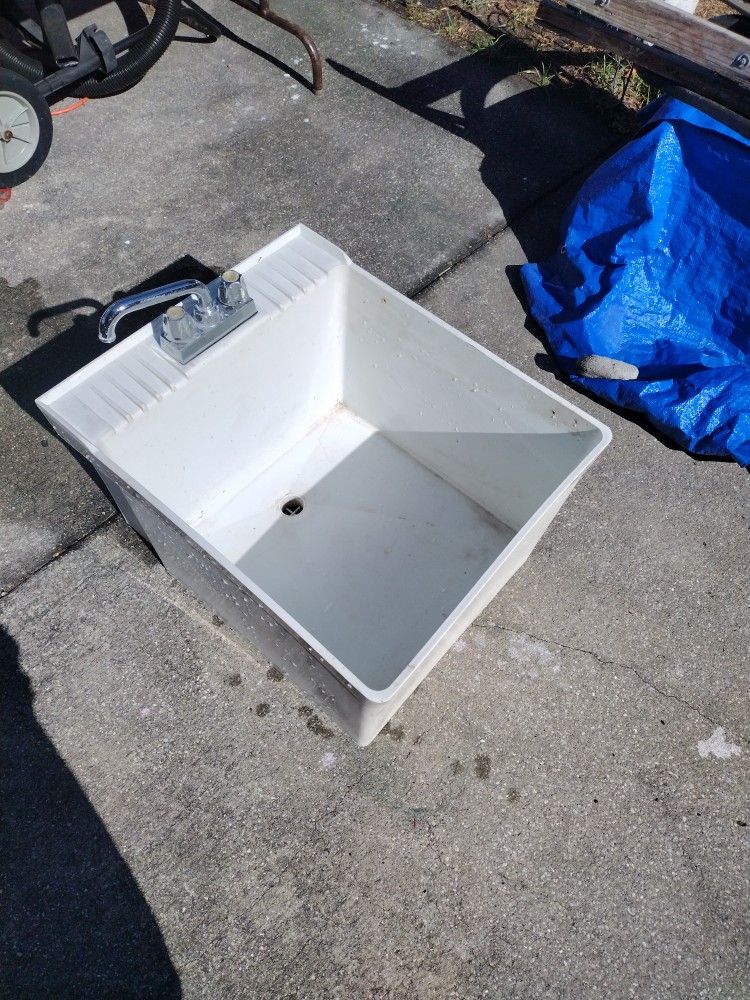 Selling A Utility Laundry Or Outdoor Sink For Mounting .Great Condition 