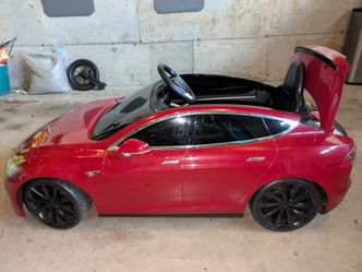 Tesla Model S for Kids (Radio Flyer)