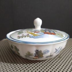 Wedgwood Bone China Murray Dish with Lid - Chinese Legend Sugar Bowl