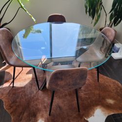 Glass And Walnut Dining Table With 4 Chairs