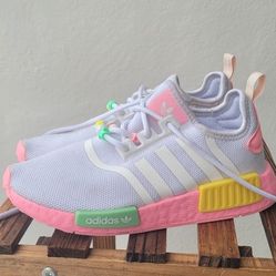Adidas NMD_R1 kids shoe size 2. Used a few times. Wash and like new.