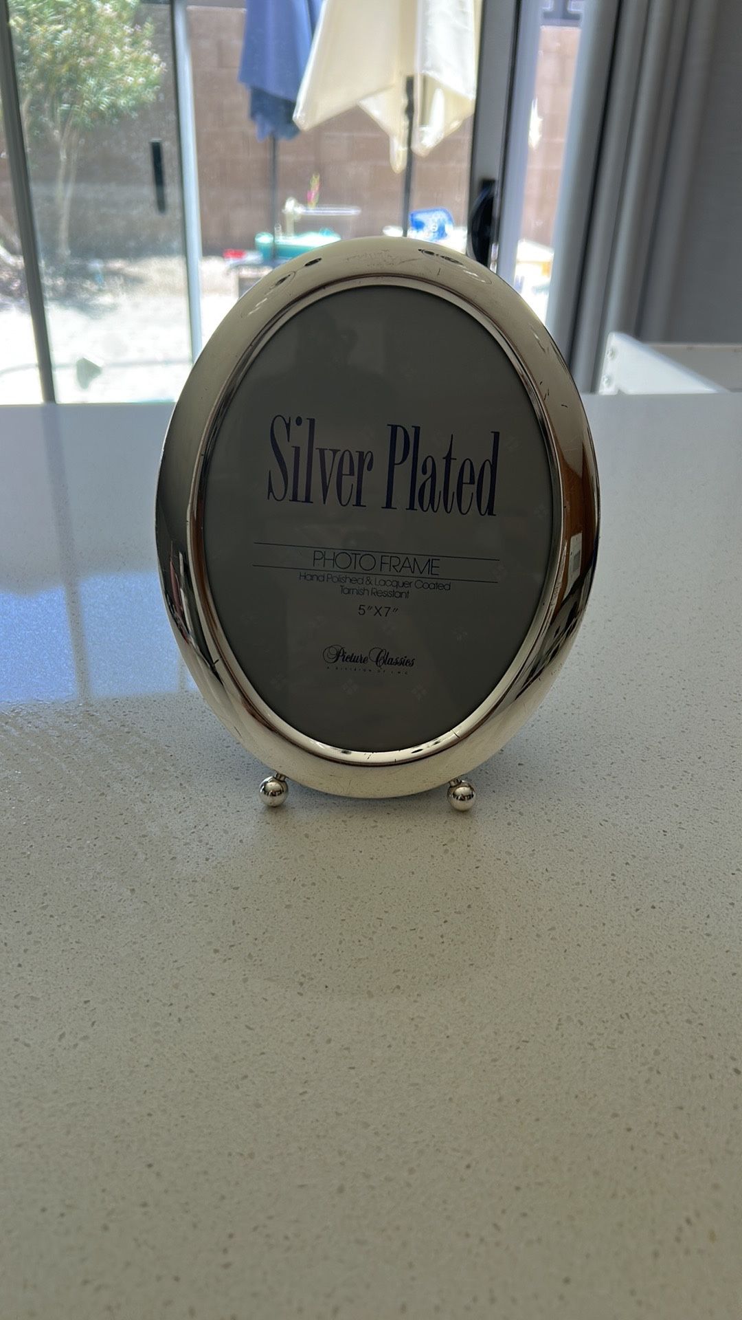 *Vintage* Oval Silver Plates Picture Frame