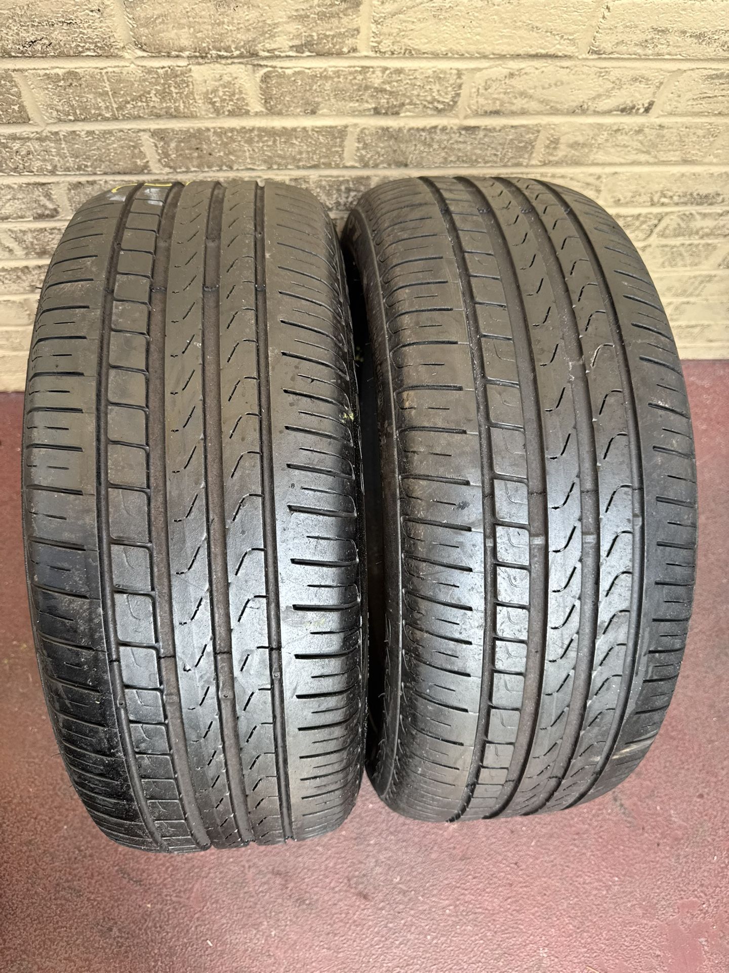 Set of 2 Nice Pirelli Runflat 245/45/18 ( We Install & Balance)