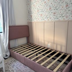 Twin Size Boucle Bed 