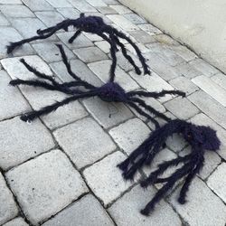 Indoor/outdoor Halloween Decorations- 3 Hairy purple/black Spiders Bendable Legs