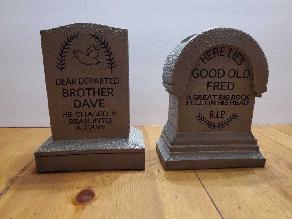 2022 Disney Parks 7" Haunted Mansion Tombstone Fred & Dave Bookends Set, NWT