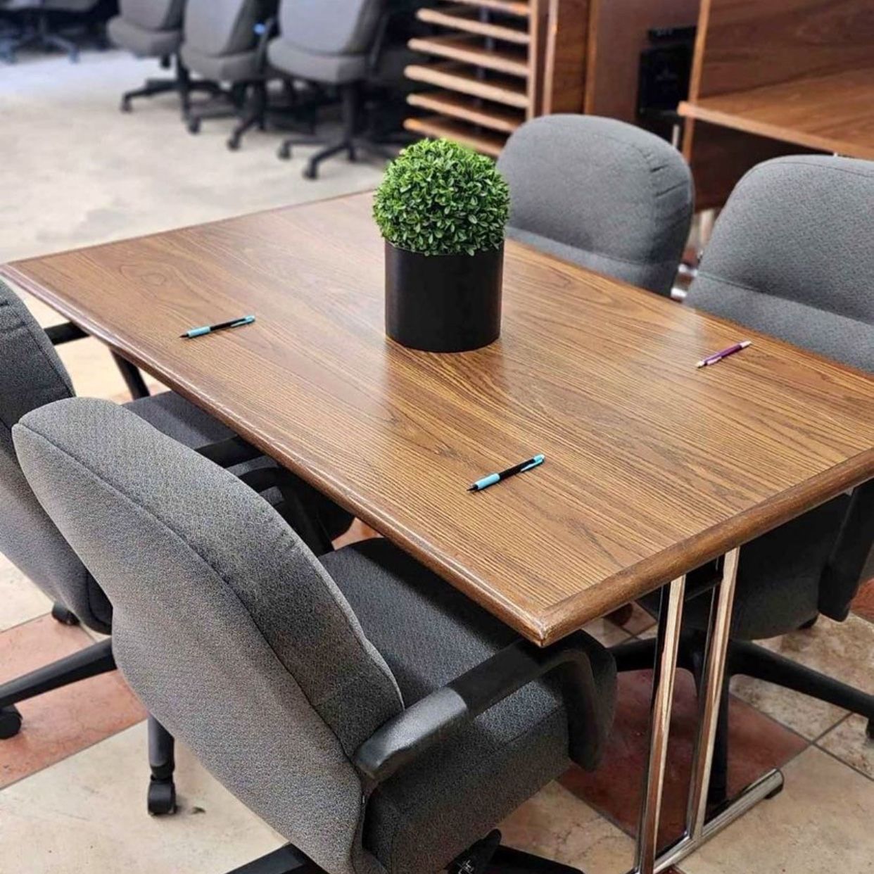 Dinner Set Stand Dining Table Set for Sale in Bakersfield, CA - OfferUp