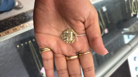 Sweet 16 pendent 10k 3.4 grams