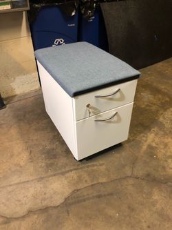 Steelcase mobile ped