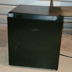  Small Refrigerator Mini Fridge  Freezer 