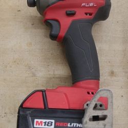 Milwaukee impact driver 2760-20 with 5ah battery pre owned 884287-1 