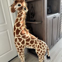 Giant Giraffe - FAO Schwarz- Sells at Store for $350+ 