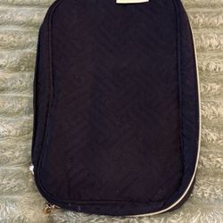 Travel zip up case for necklaces and jewelry