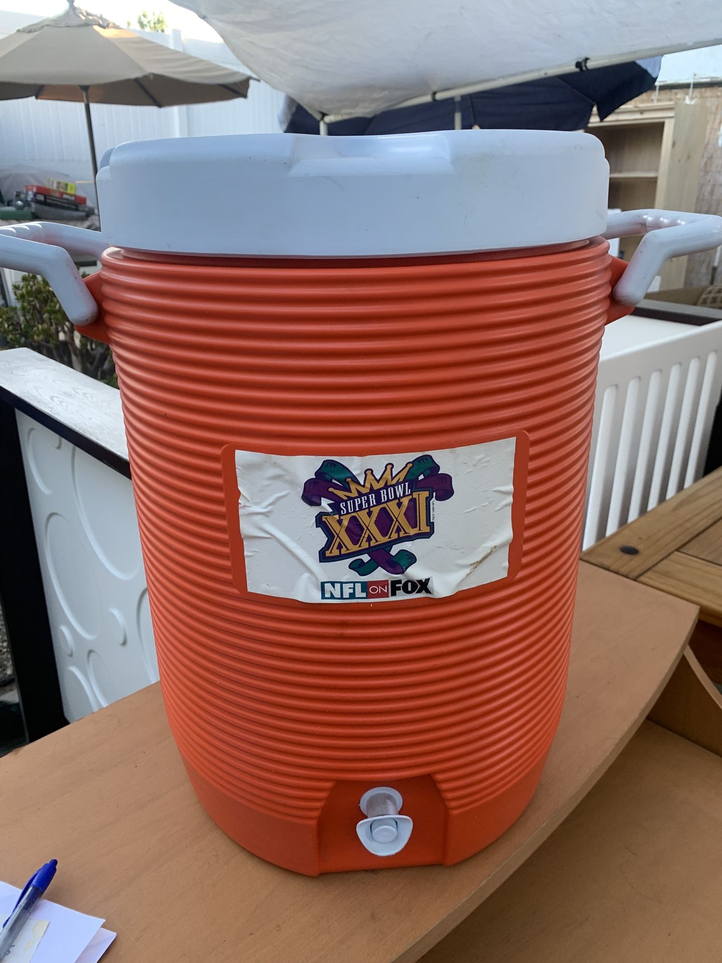 Rubbermaid Gott 5 Gallon Beverage Dispenser Cooler NFL Gatorade $60 OBO!