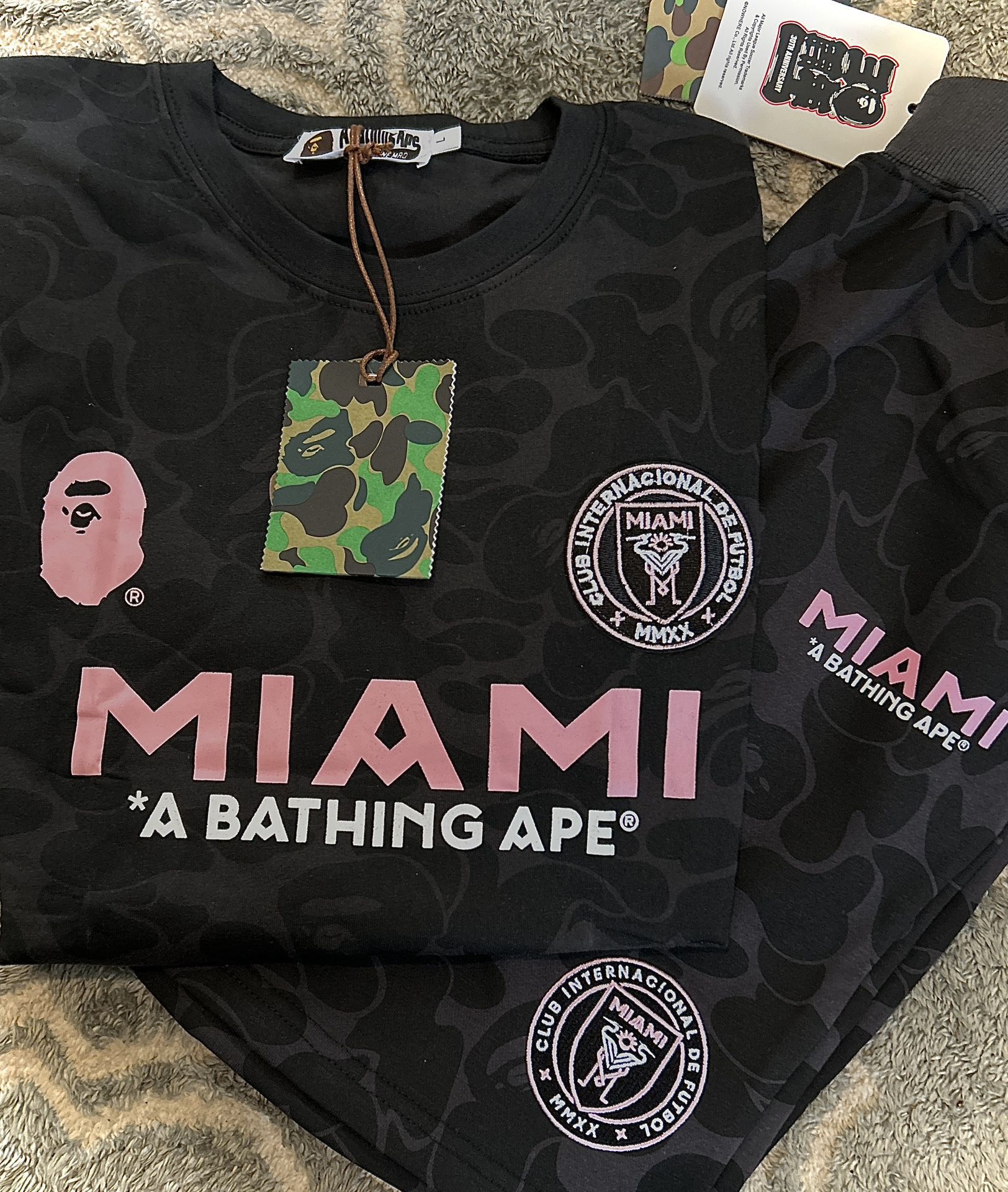 Men’s Large Bape x Inter Miami CF Set (Shirt & Shorts - Black & Pink)