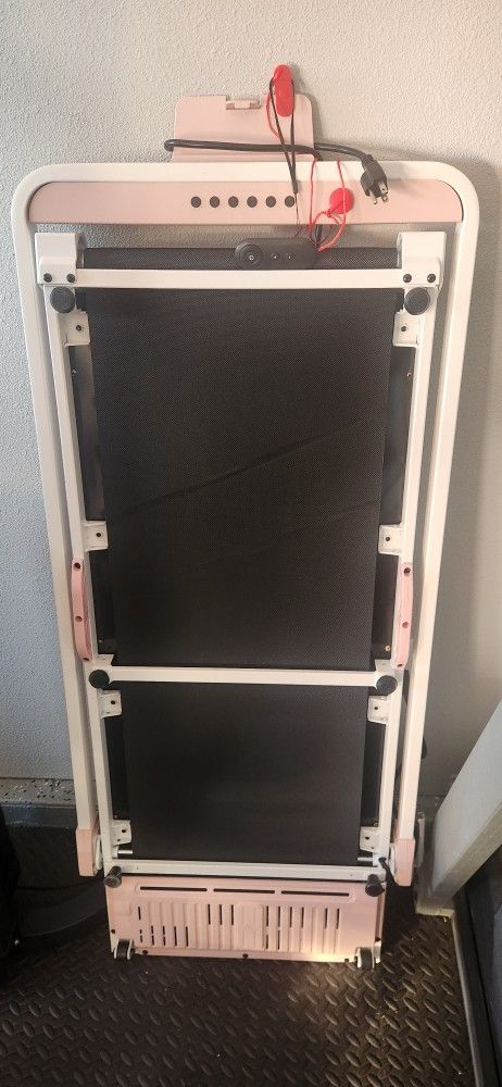 Wellfit foldable treadmill with incline - Pink