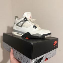 Used* Jordan 4 White Cements Size 9.5 OFFER YOUR PRICE 