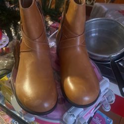 Berkinstock Boots Women’s 8