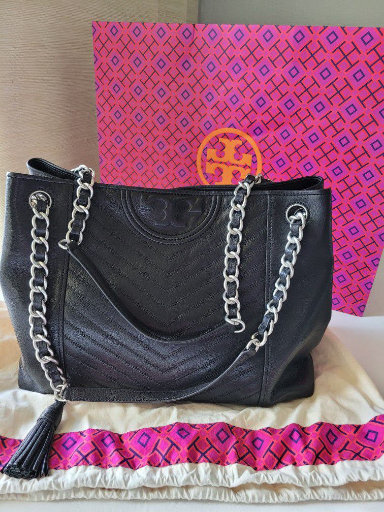 Brand New Tory Burch  Fleming Distressed  Tote Bag . With dust bag  and  wrapped up in original  packaging. 