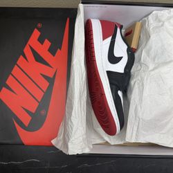 Jordan 1 Low OG Black Toe - 10.5