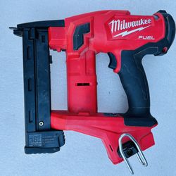 Milwaukee 2749-20 M18 FUEL 18V 18-Gauge 1/4" Narrow Crown Stapler - Bare Tool