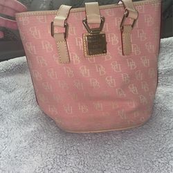 Dooney & Bourke 