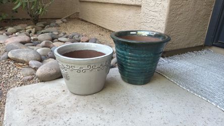 Ceramic pots