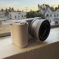 Sony ZV E 10 ii  Great Condition! 