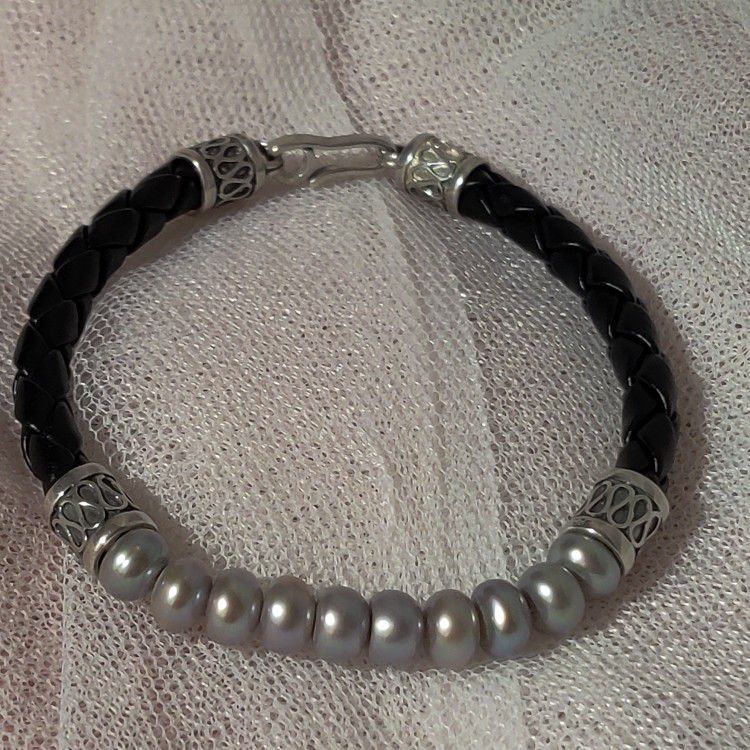 Freshwater Pearls And Leather Bracelet