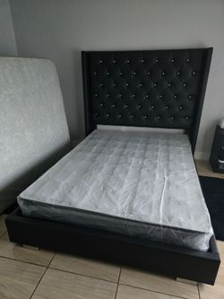 Queen bed with mattress