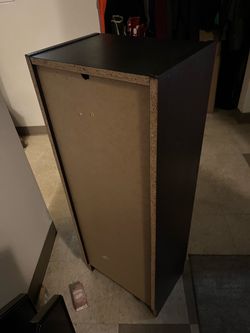 Storage cabinet
