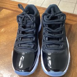 JORDAN 11 RETRO LOWS : BRAND NEW