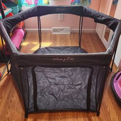 Dream On Me Onyx Playpen 