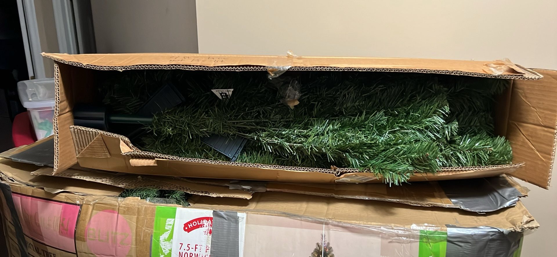 4th Tree Non-Pre-Lit