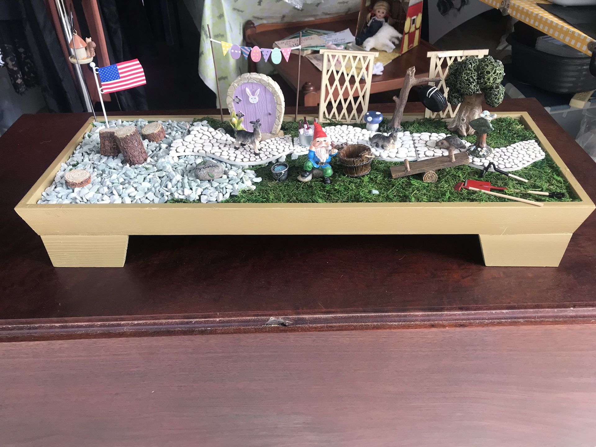 GNOME VILLAGE DISPLAY