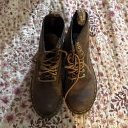 De Martens Size 7