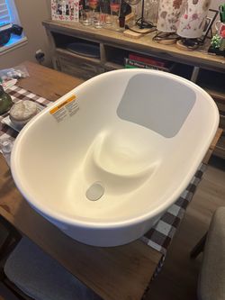 Lalo baby bathtub