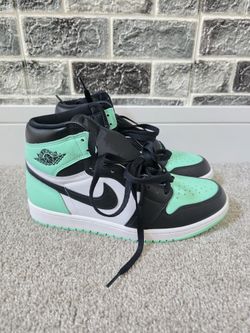 Air Jordan 1 Retro High OG Women's White/Black-Green Low Sneakers Size 10.5